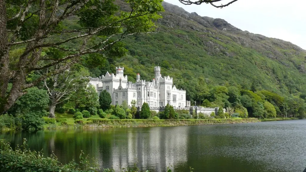 Kylemore Castle Co. Galway - the most beutiful of Irish castles