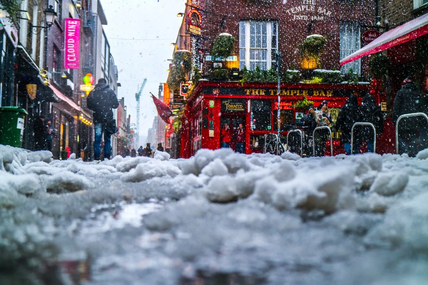 Snow in Dublin at Temple Bar