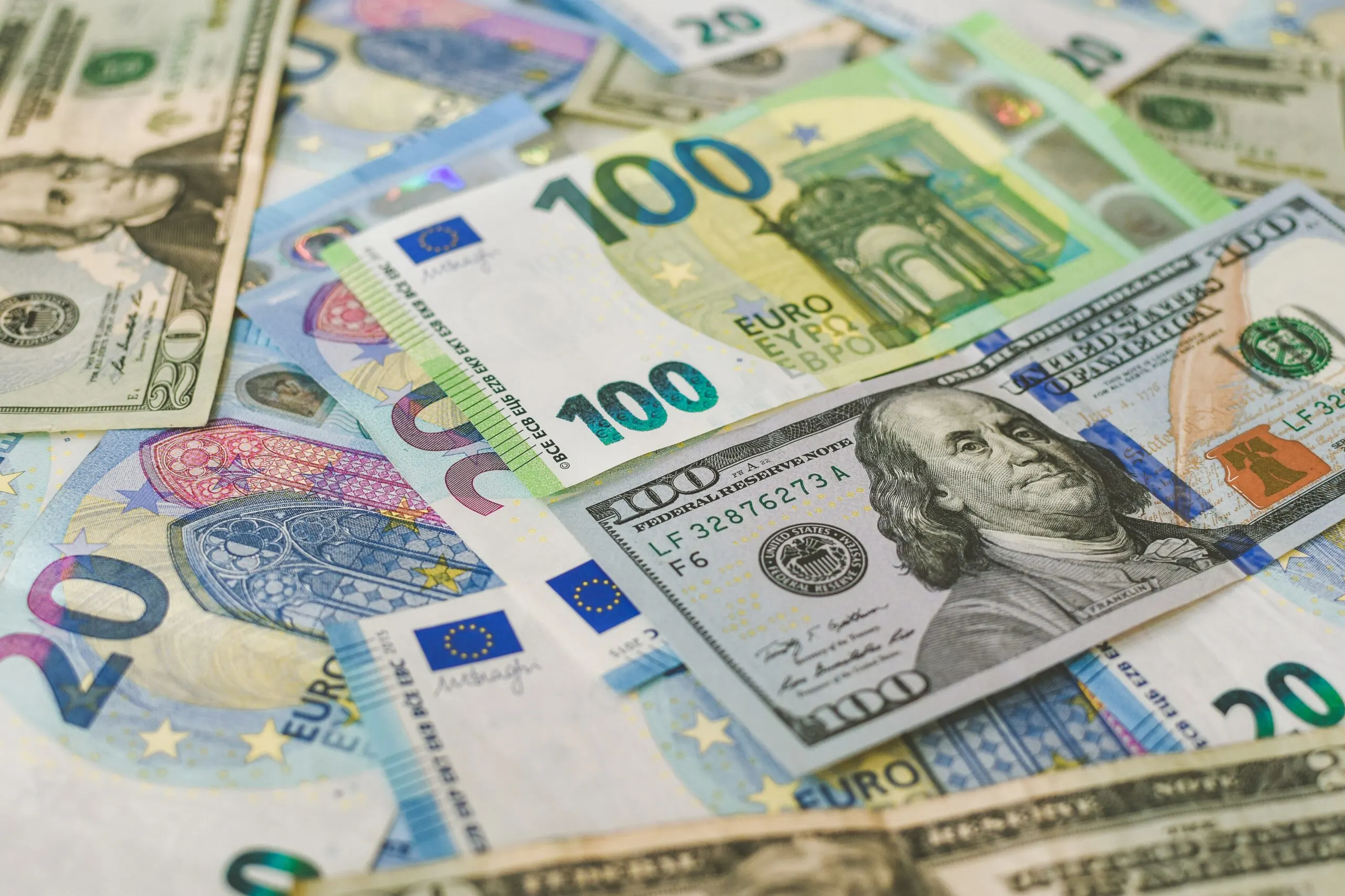 top strongest and weakest currencies
