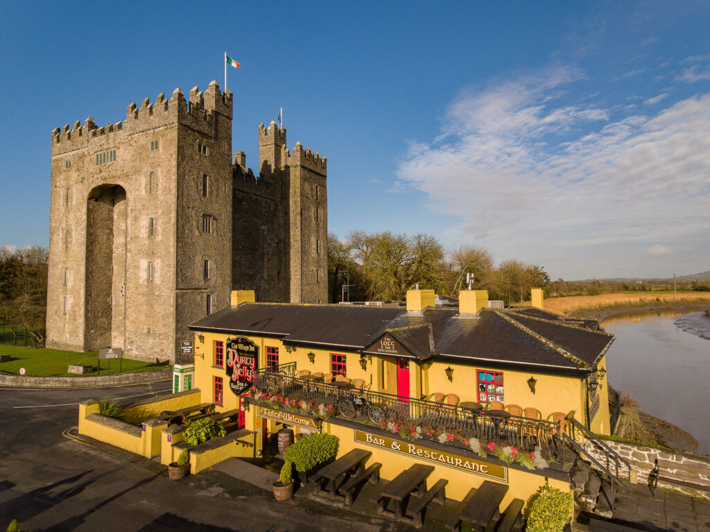 The Ultimate Craic: Ireland’s 10 Most Legendary Irish Pubs 📍