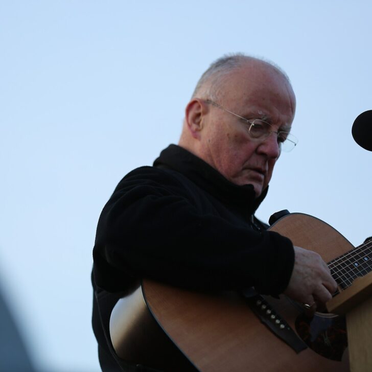 Christy Moore sings at the Graveside.