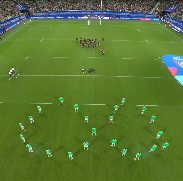 Ireland facing the haka in a figure 8 in Chicago, 2016