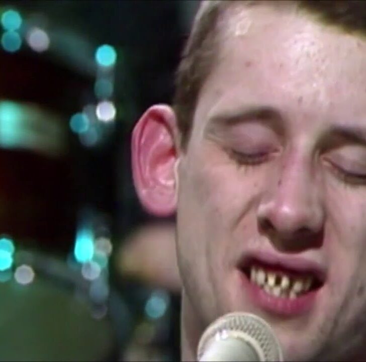 Shane MacGowan singing The Irish Rover with The Dubliners and The Pogues