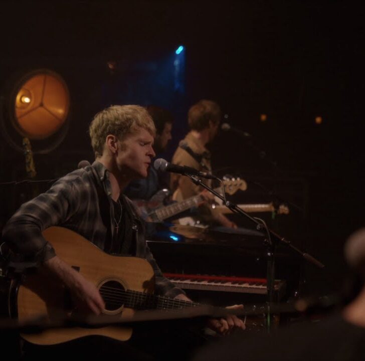Kodaline performing All I Want live