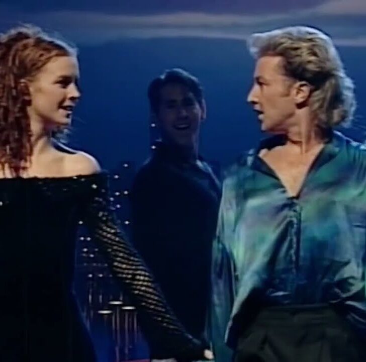 Jean Butler and Michael Flatley dancing Riverdance at Eurovision 1994